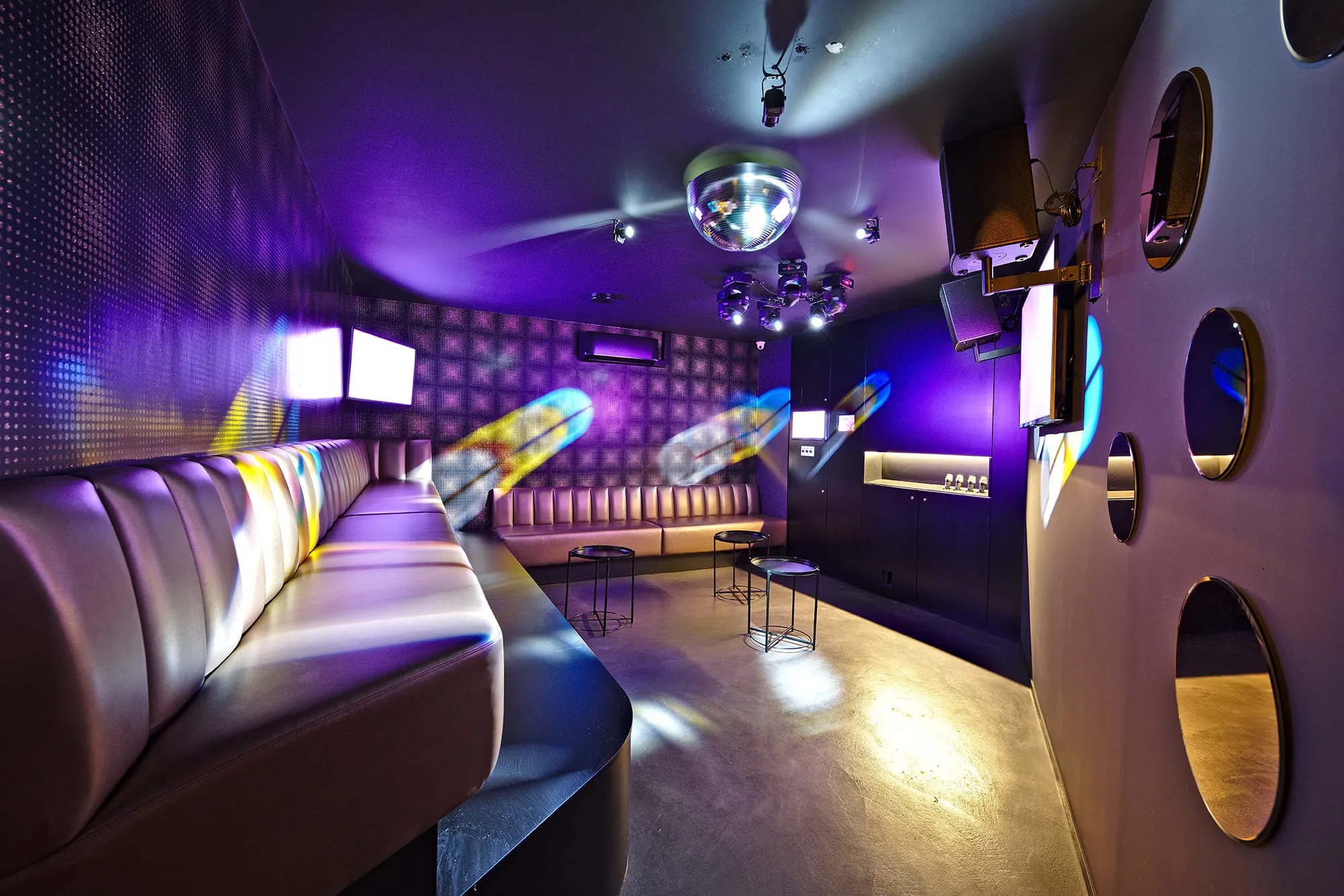 BOA Karaoké Bruxelles Centre Disco Room